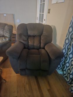 Dark Brown Lazyboy Recliner 