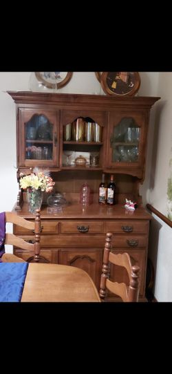 Vintage Eathen Allen Maple Hutch