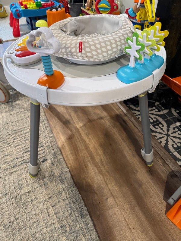 SkipHOP Activity CENTER