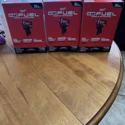  Milwaukee M12 FUEL 12V Lithium-Ion Brushless Cordless Stubby 3/8 in. Impact Wrench