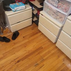 2 small dressers 1 big dresser good condition