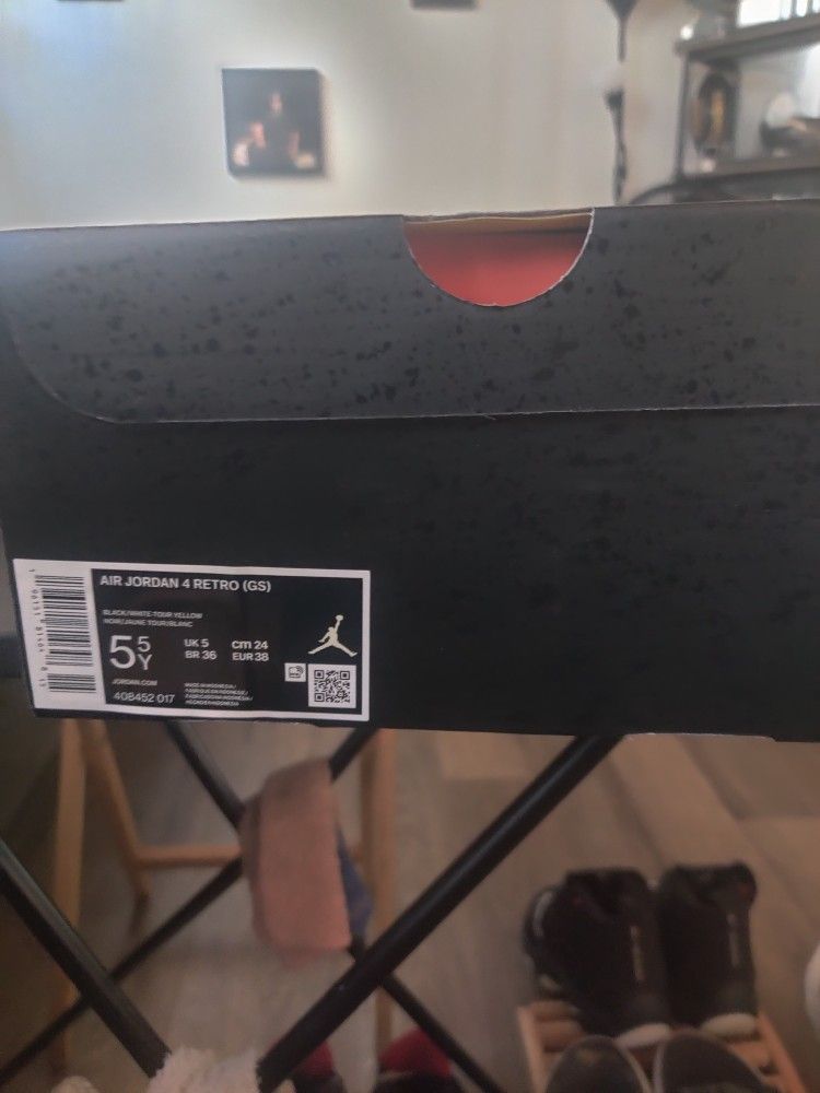 Jordan Retro 4 Women's 7 Equivalent Of A 5.5youth Brand New With Box