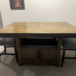 DINING TABLE AND CHAIRS $200 OBO