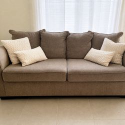 Beautiful sofa in excellent condition!