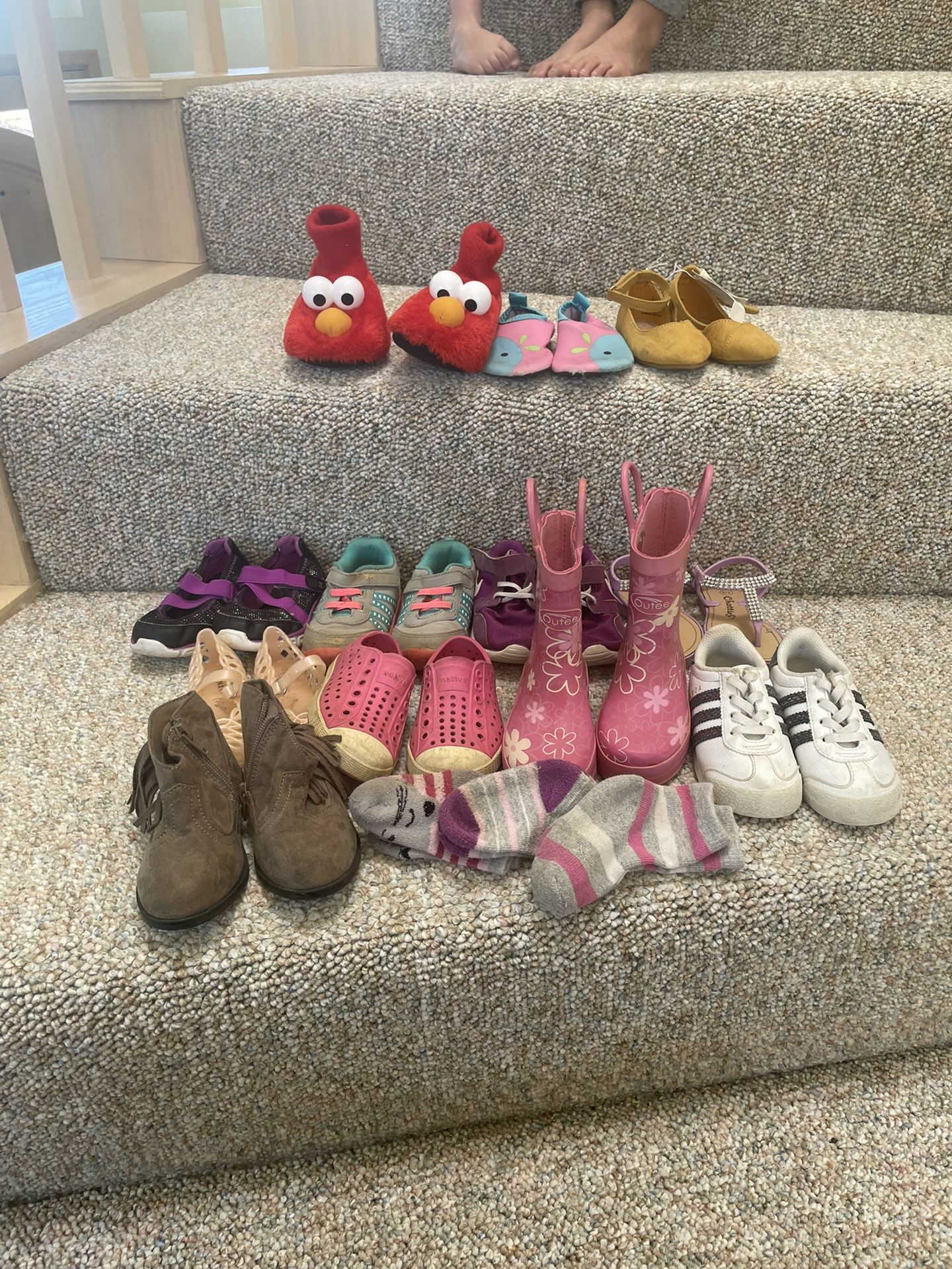 Little Girls Shoes Size 6 And 5