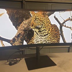 Samsung 34” ViewFinity s65vc curved WQHD Monitor - w/built Speakers & Camera -  DESIGNED for Gaming & Graphic Design - Patio Pickup in Diamond Bar