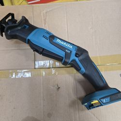 Makita 18V LXT Lithium-Ion Cordless Variable Speed Lightweight Compact Reciprocating Saw with Built-in LED (Tool-Only