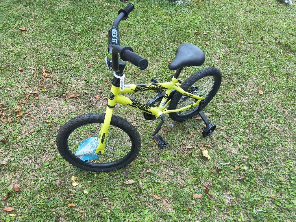 Huffy Kids Bike With Training Wheels