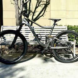 Mountain Bike - Full Suspension Carbon fiber 