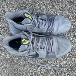 🔥 Nike Kyrie 3 Cool Grey Sneakers – Excellent Condition
