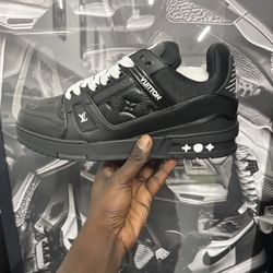 LV Trainers Black White 