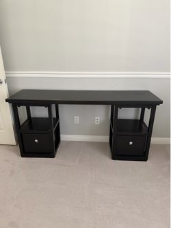 Free desk