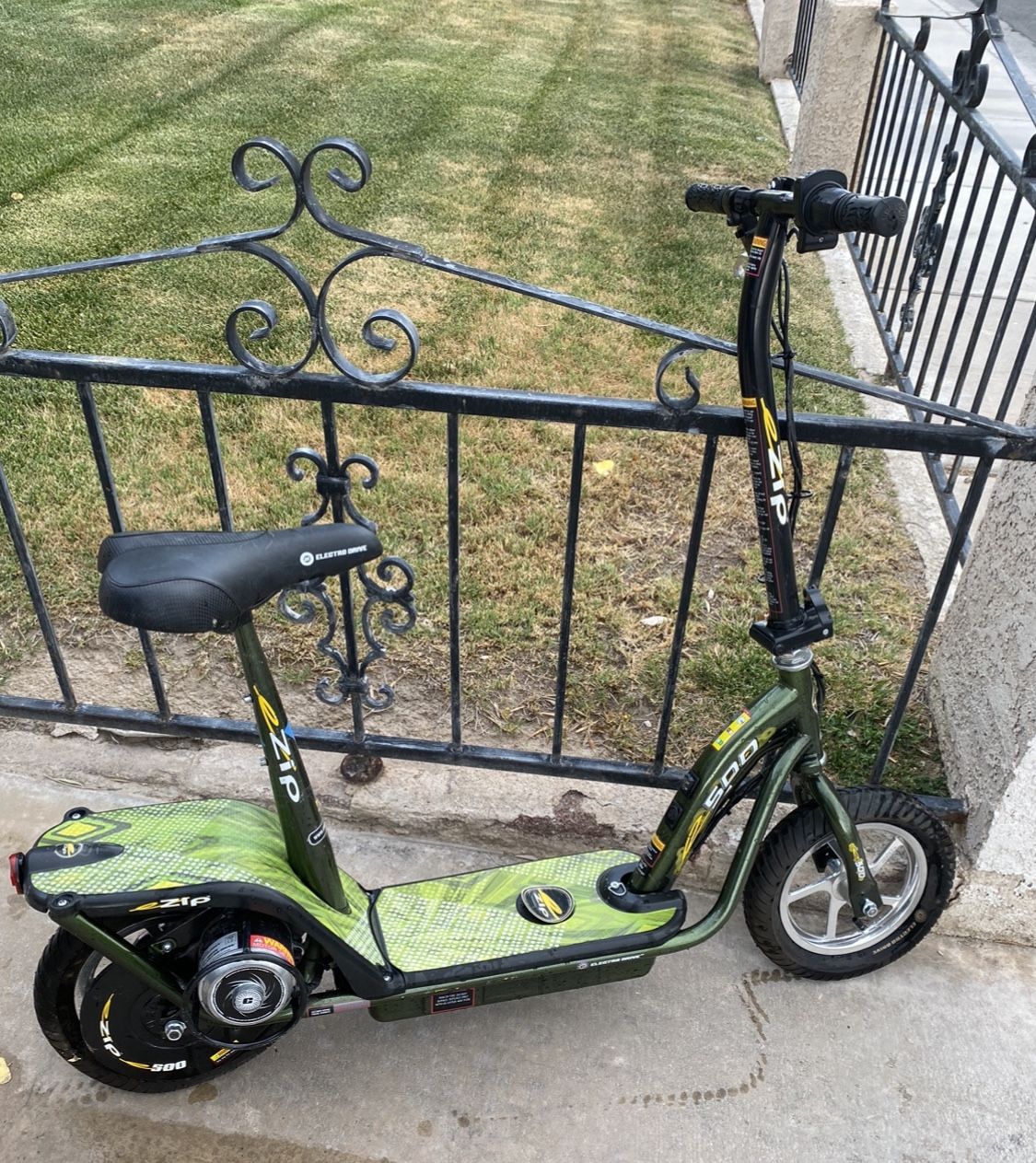 EZip 500 Adult Electric Scooter