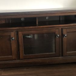 TV Stand/Entertainment Center 