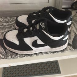 Nike Dunks 