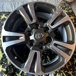 ALY75193 Toyota Tacoma Wheel/Rim Charcoal Machined #(contact info removed)170
