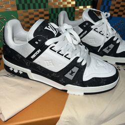 Louis Vuitton Trainer Black 
