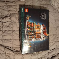 LEGO 10350 Tudor Corner