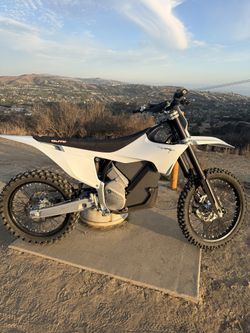 2024 Stark Varg MX – Fresh 1.2 Motor 30hrs, RaceTech Suspension