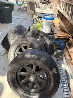 KD Series Wheels with Toyo Open Country Tires