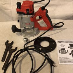 Milwaukee D-Handled Router 