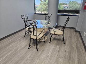 Breakfast Table And Chairs