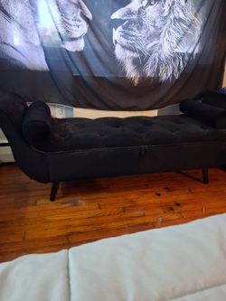 Storage bench with decorative pillows