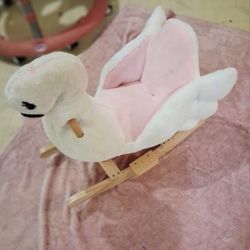 Qaba Kids Ride On Rocking Horse Plush Swan Style Toy with Music for Over 18 Months Children White and Pink