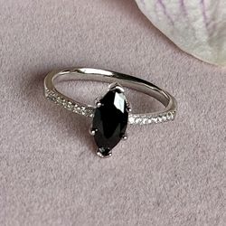 925 Sterling Silver Ring 💍  Black and Clear CZ Size 7  