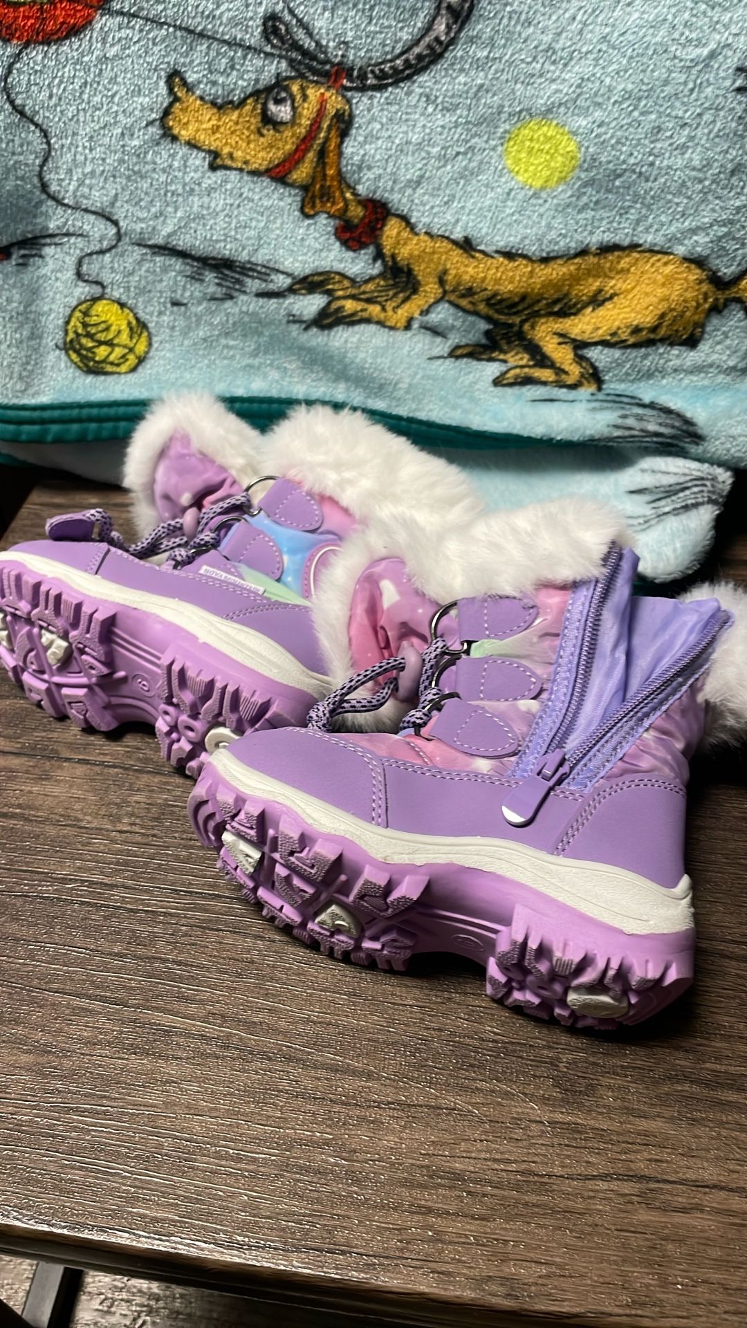 Winter boots /girls/toddler/size 6
