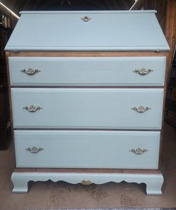 Desk Dresser Entry Piece