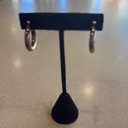 14 K. YG. Earrings Loops