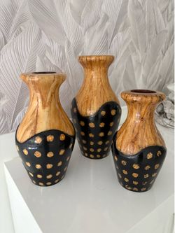 Set of three vases