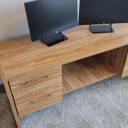 Credenza / Desk / Stand