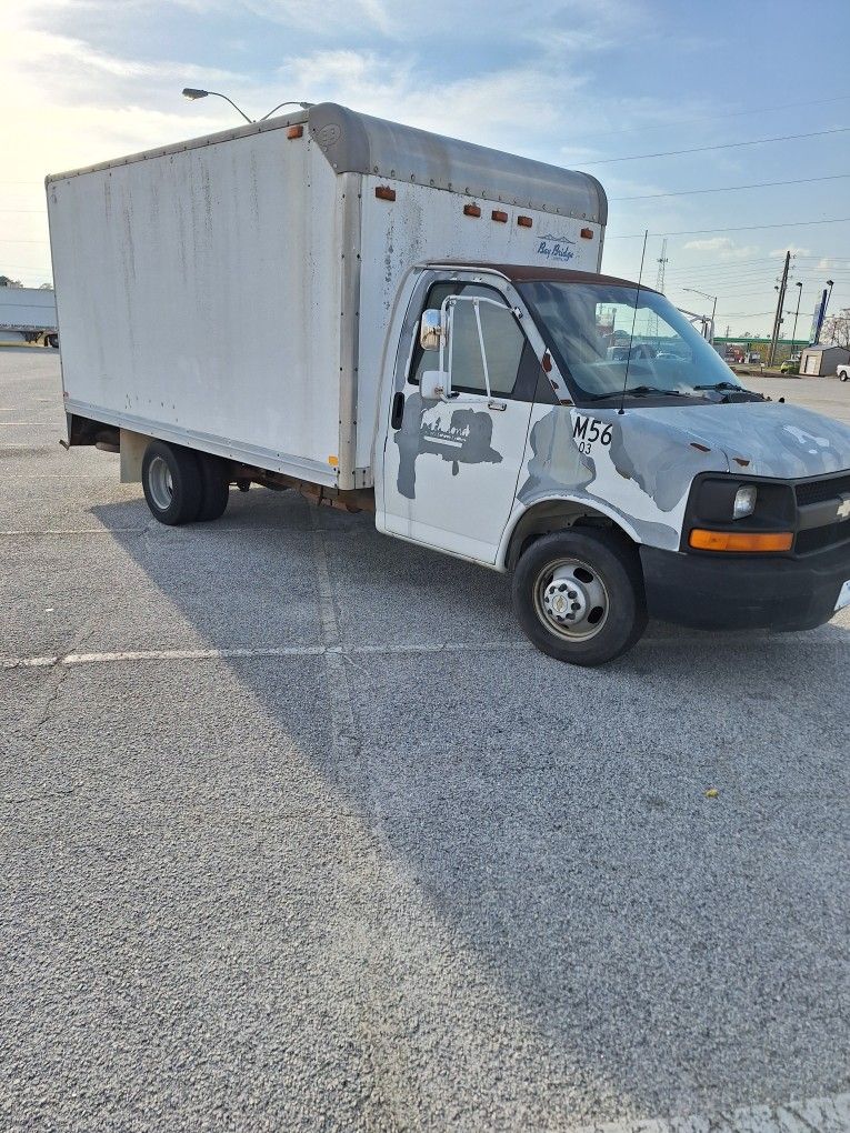 **Box Truck ***