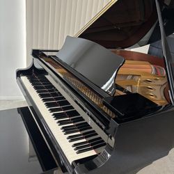Grand Piano 