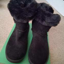 Kohl's Paulina black So faux leather slip on boots