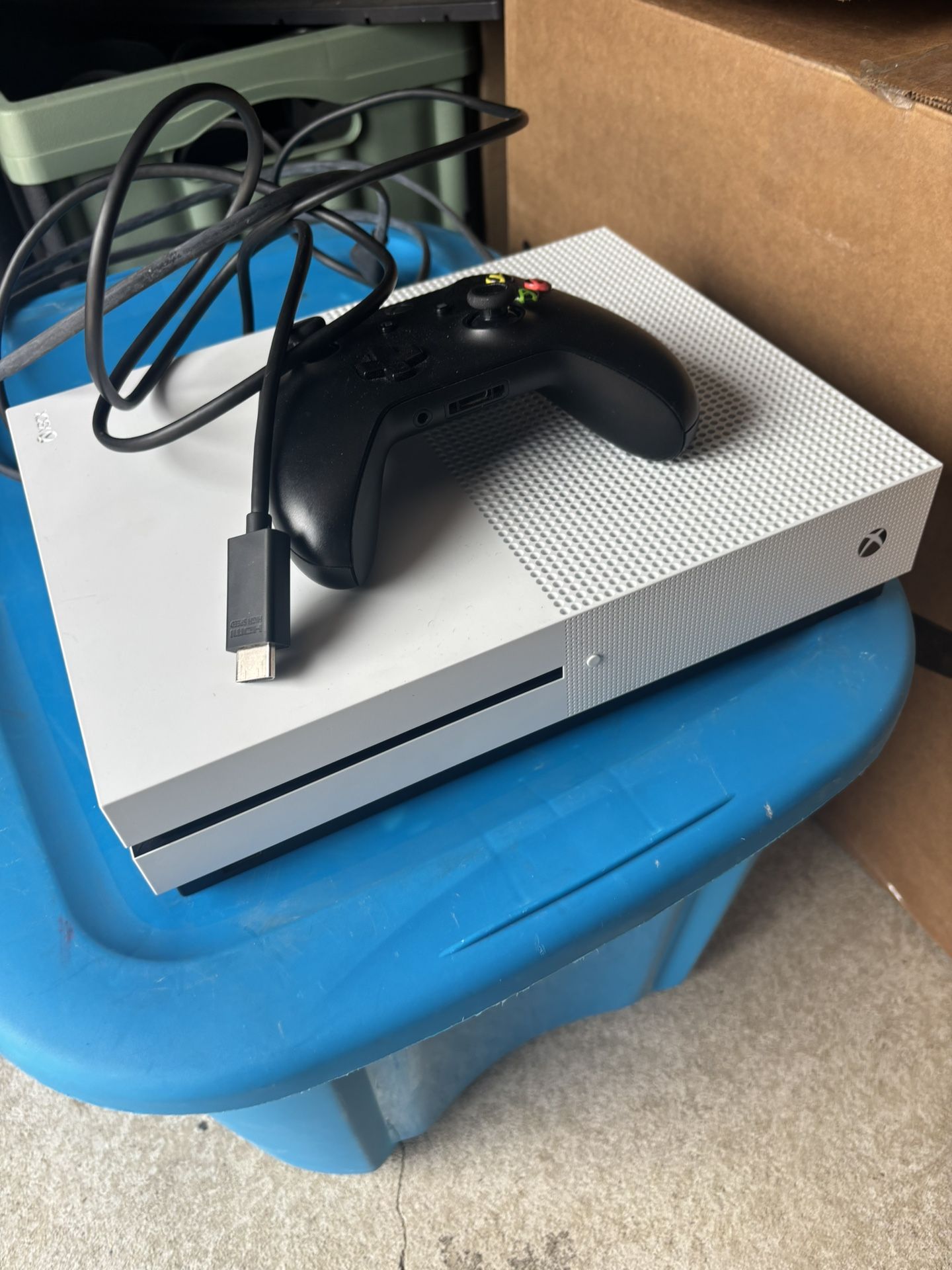 Xbox One S