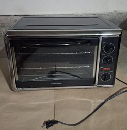 Hamilton Beach Countertop Oven with Convection and Rotisserie in Van Nuys
