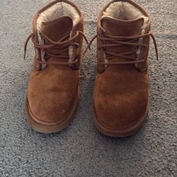 UGG BOOT