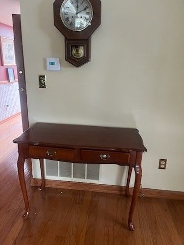 Hutch /Desk