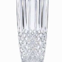 Lenox Lady Anne Crystal Vase great condition.