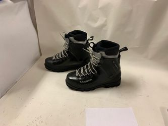Men's Scarpa Inverno Black Mountaineering Boots.Sise:7.5Very good conditions.#57