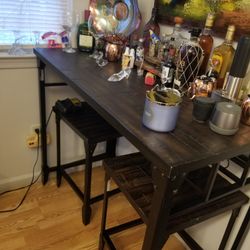 Medium size Bar With Bar Stools Modern Style Dont Need It Great Condition 