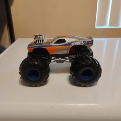 Hot Wheels Monster Truck Roger Dodger 1:24 Scale