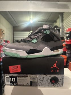 Air Jordan 4 Retro Green Glow