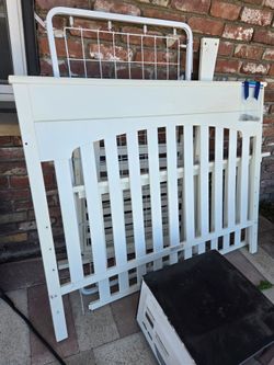 Crib white