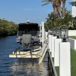 15,000 LB DECO Elevator Boat Lift – Aluminum – Great Condition