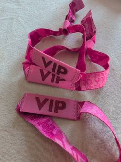 3 EDC Sunday VIP wristbands