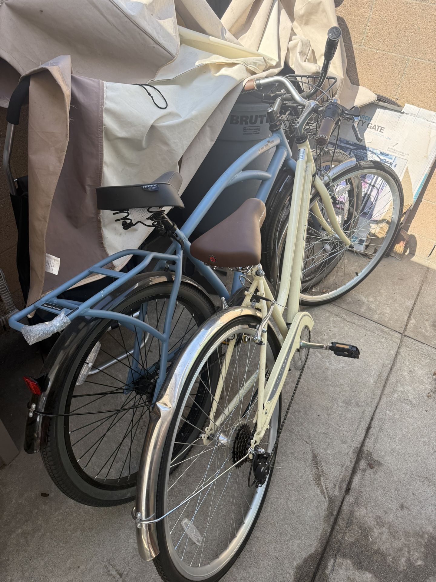 Two bikes for sale !  for both or Make offer ! Beach cruisers 
